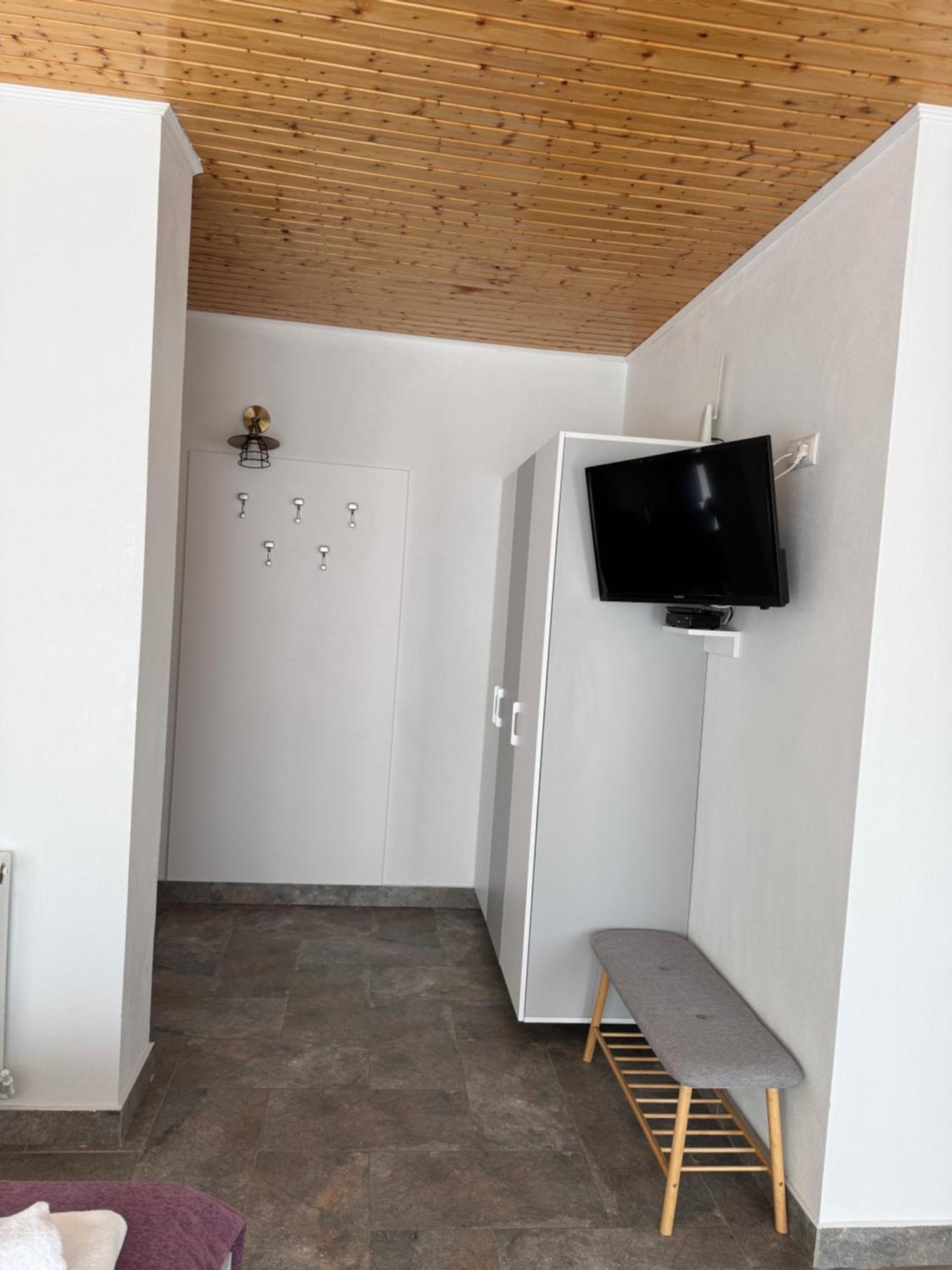 Red Family Apartments Paltinis Phòng bức ảnh